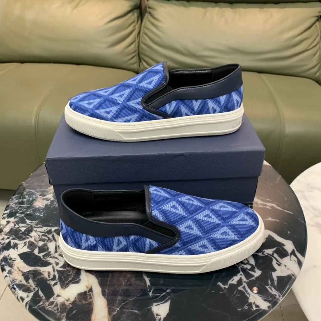 Men's men's shoes 💰360, Dior series casual shoes 👟🔥🕷🕷【Dior】Dior New casual men's shoes are launched in Hong Kong counters. Official website 1:1 production. Original Italian materials. Designed by European and American masters. Perfect shape to create counter quality, solid color rubber wear-resistant outsole and classic dazzling head! Super versatile and very comfortable. High-end without losing taste, fashionable and novel! ! Absolute focus! Code number: 38-45